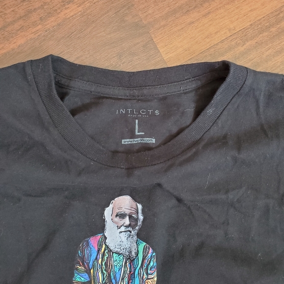 Intlcts "Christopher Darwin" T-Shirt - Picture 3 of 3